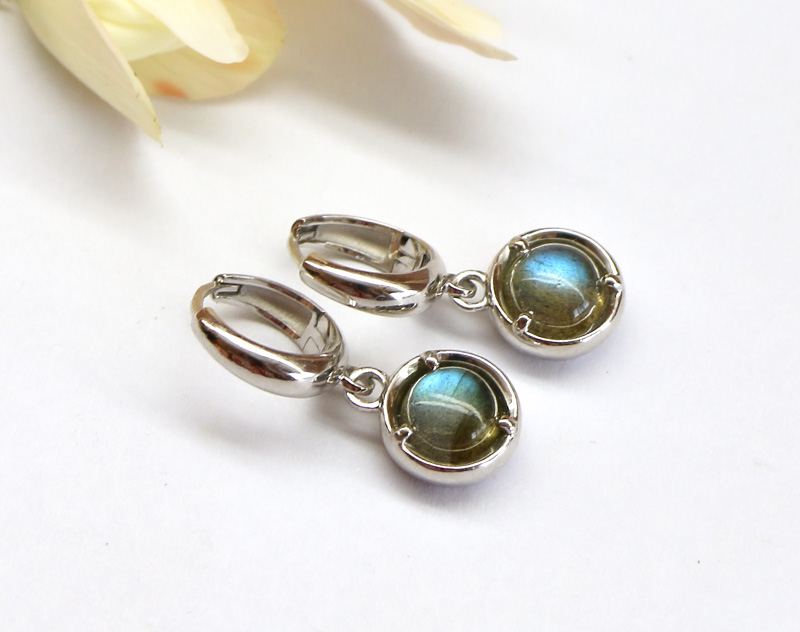 Hoop earring fittings with latch back closure